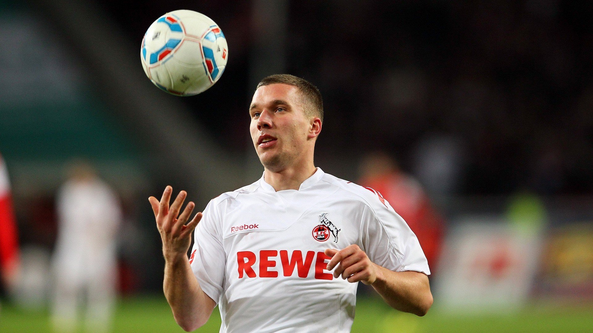 球迷互动：通过社交媒体创造最佳赛场气氛，球迷网络